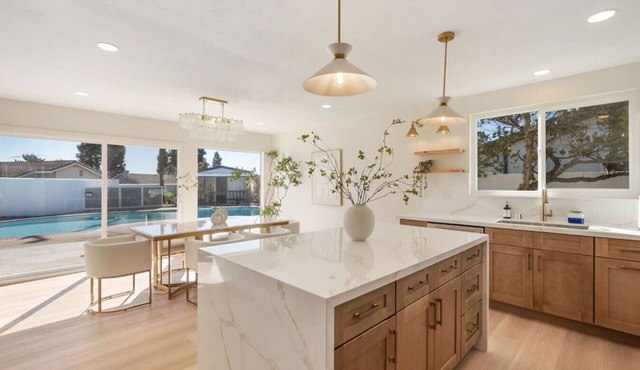 Dream Dip: Heated Pool & Hot Tub | Close to Disney