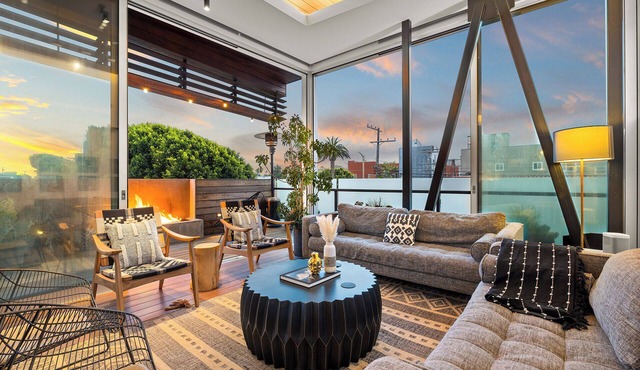 Dreamy Venice Beach 5BR House with Rooftop & Steps to Beach