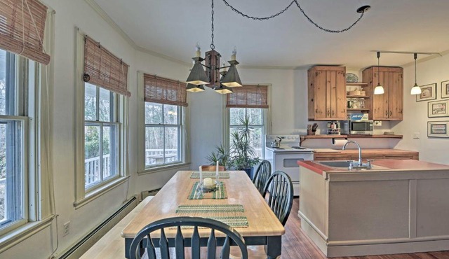 Easy Access to Beaches: Vineyard Haven House