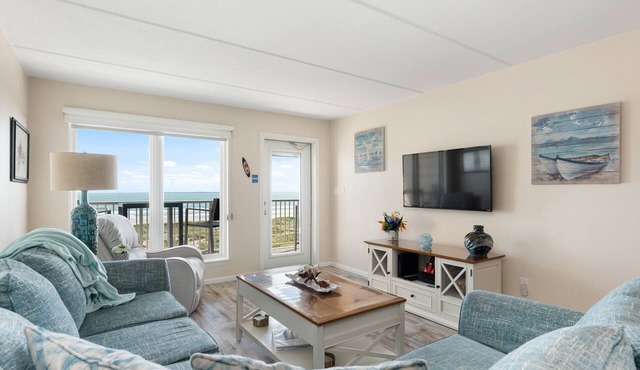 Edgewater 402 - Serene vibes;Family fun;Beachfront;Pool;Near shops