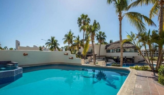 Elegant 2BR Condo for Friends