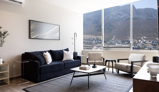 Elegant Apartment with Mountain Views and Pool