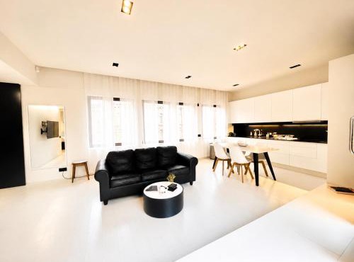 Elegant Central Apartment Quiet and Bright