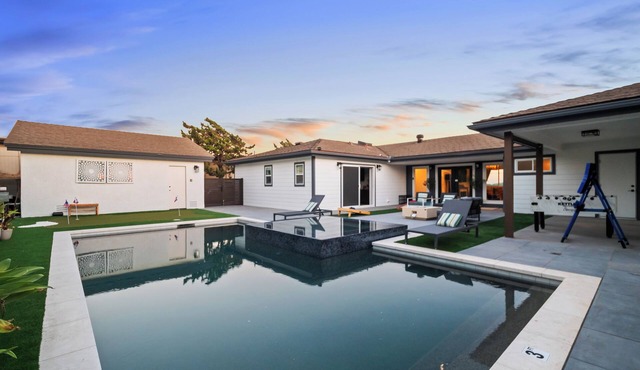 Elegant Pool Villa In Mount Helix, close to DT!