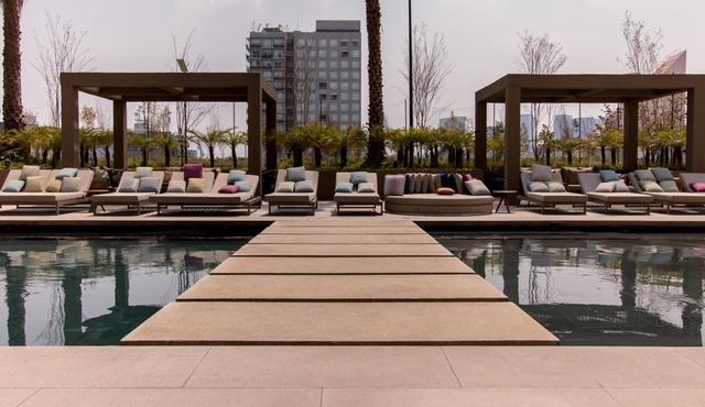 Elegant & Spacious 2BR Condo W/Luxury Amenities