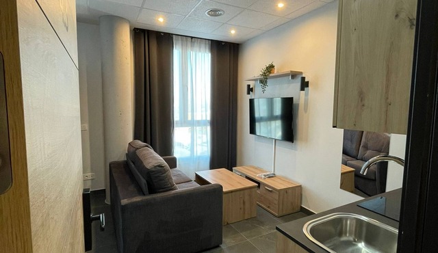 Elegant Studio with Digital Keyless Access 4.3