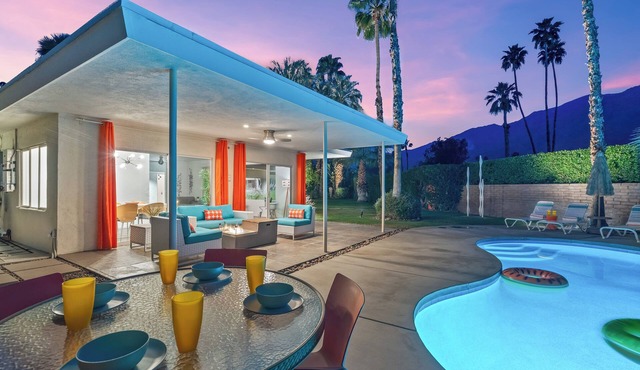 Enchanting Oasis – Walled Palm Springs Hideaway with Pool, Spa, Fire Pit & Mountain Views