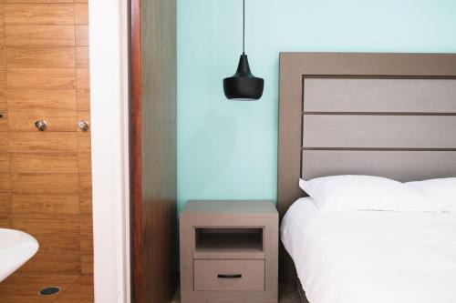 Enjoy Waves History and Comfort 2BR - 6 Guests