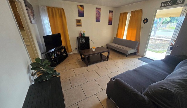 Entire 2-bedroom house in Downtown Edinburg