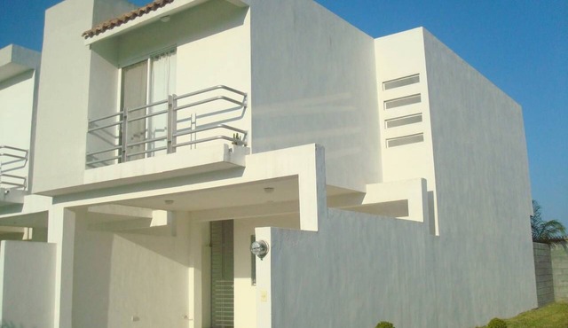 Entire House Private Community Excellent Location!