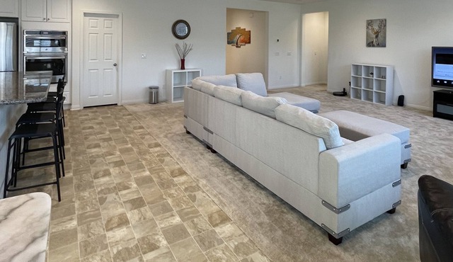 Entire new beautiful comfort clean of 4 bedrooms house