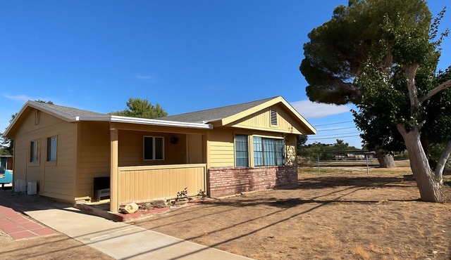 Entire Newly Remodeled Home With Huge Parking