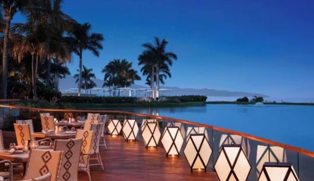 Escape to a luxury Penthouse 2 bedroom 2.5 bathroom with stunning views!