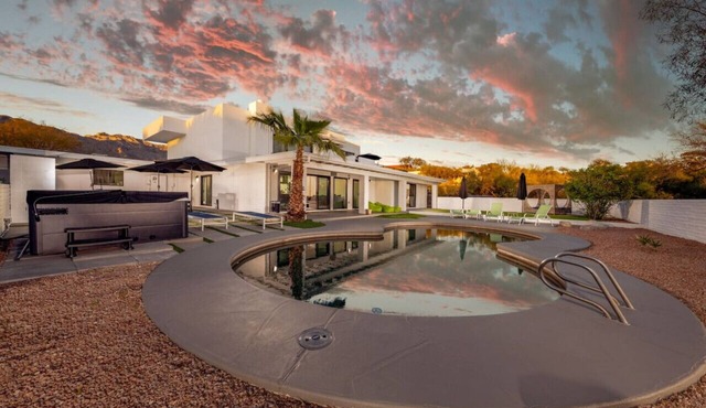 Estate/2 Pools/7 BR & 5 BA/Home & Guesthouse