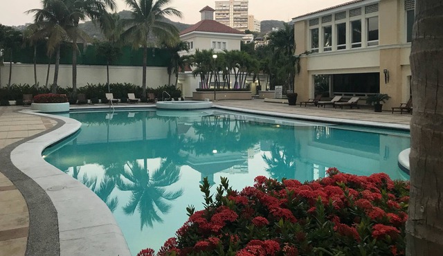 Exclusive Condo Zona Dorada