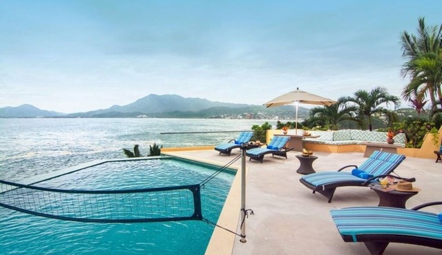 Exquisite 6 bedrooms fully staffed in exclusive gated community / private beach