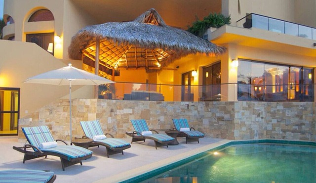 Exquisite 6 bedrooms fully staffed in exclusive gated community/private beach