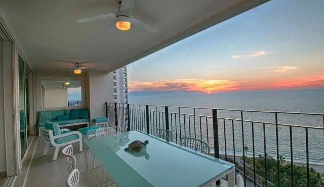 F-View & Rest Overlooking the Ocean!
