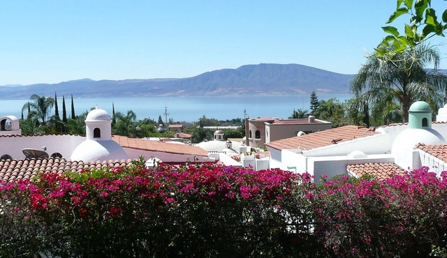 Fabulous Modern View Property -No stairs-A/C-Gated Community
