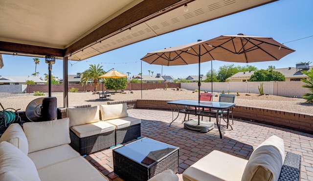 Families Welcome! Dog-Friendly Glendale Home