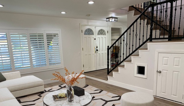 Family-friendly 3 Bedrooms, Mountain View house in Montebello Hills
