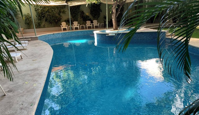 FAMILY-SIZED APARTMENT 10 MIN DRIVE FROM THE BEACH