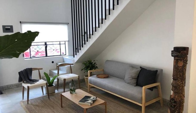 Fantastic 1BR house in a local living neighborhood