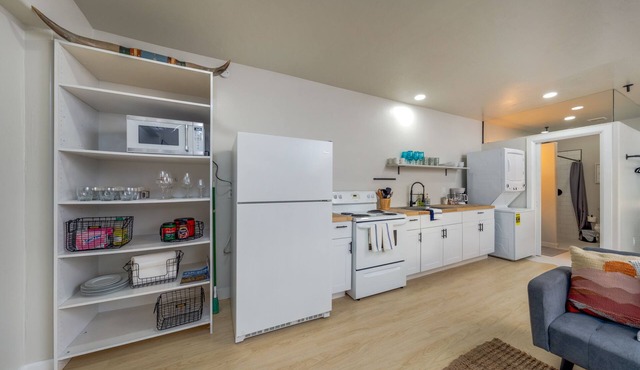 Fenced /Studio /1 bd /1 ba /Near "A" Mountain