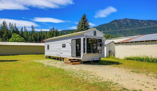 Fish, Hunt & Explore! Mtn-View Tiny Home in Noxon