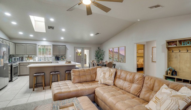 Foothills Family Home Near Lake & Colorado River!