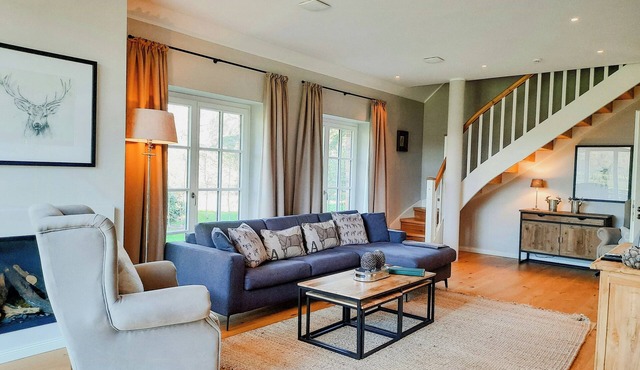 Forestry chic: flat with lake and forest view in Friedeburg