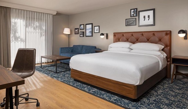 Four Points by Sheraton Bakersfield