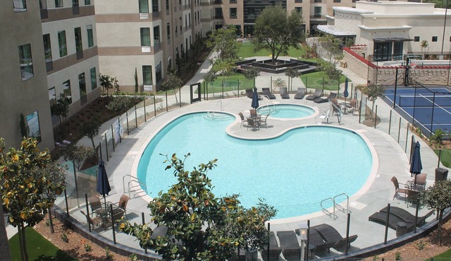 Free Breakfast Included! Pool & Hot Tub Access. Great Location!