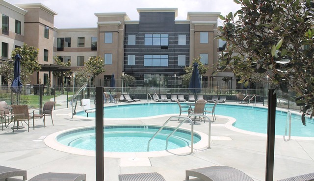 Free Breakfast Included! Pool & Hot Tub Access | King Studio