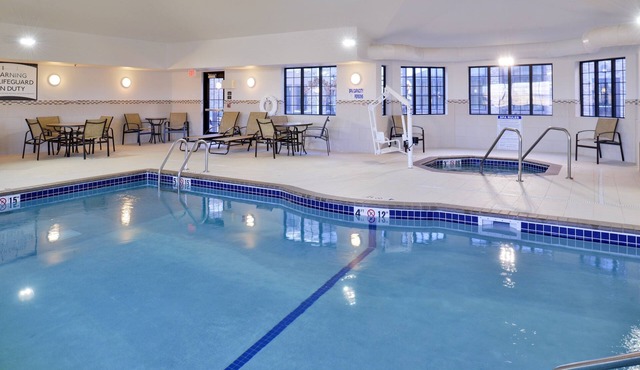 Free Breakfast + Shared Pool & Hot Tub | Great Location Near Mayo Clinic! in Rochester