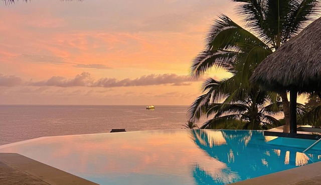 Fully staffed, luxurious 7,000 sq.ft oceanfront villa, with infinity edge pool