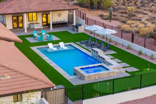 Game Room! Luxury Group Getaway in Fountain Hills