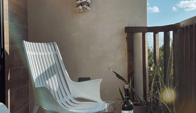 Garden 2BR Apt Steps from the Beach w/Pool View