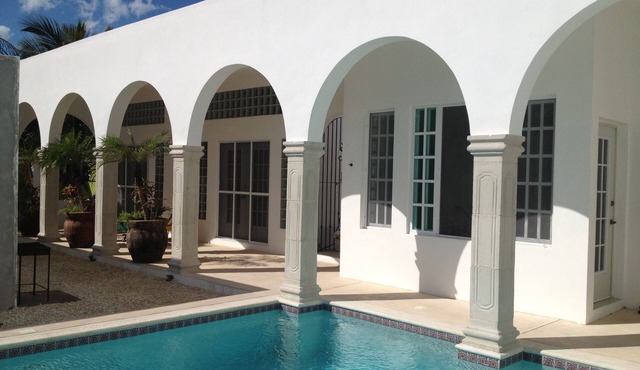 Garden Apartment in Casa Solana Beachfront House