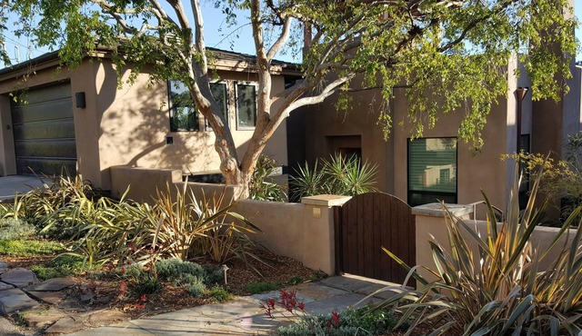 Garden Studio, Walking Distance to Ocean, Lagoon, State Park, & Restaurants