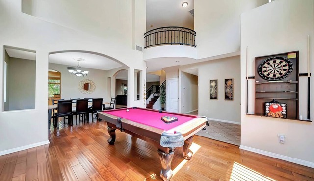 Gated 5BR Villa on Private Street - Great Location