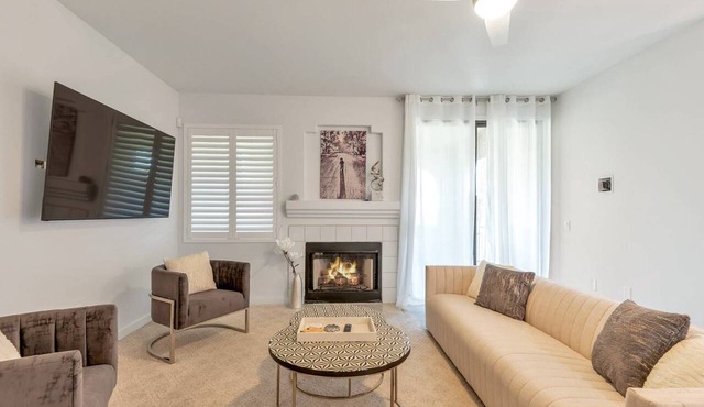 Gated First Floor Condo, Heated Community Pool & Spa, Near TPC, Westworld, Dining, Shopping & Hiking