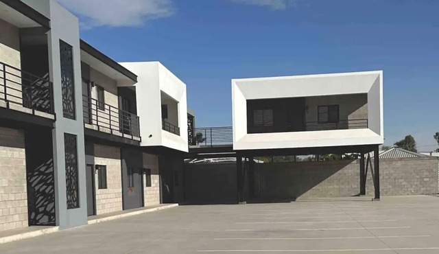 Gated parking / Villas de Ruby