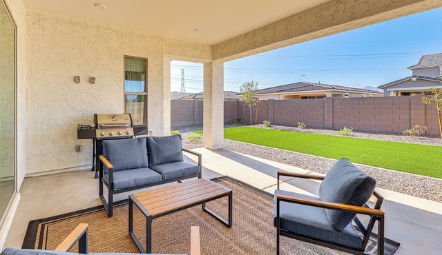 Getaway w/ Fenced Yard: 4 Mi to Phoenix Raceway