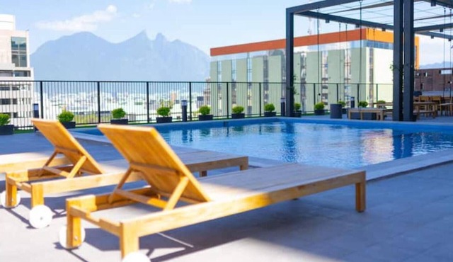 Glamuroso 2BR Apt King Size con Piscina + Estacionamiento Gratuito