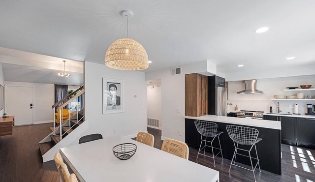 ★Golf & Couples Oasis★ Midcentury w/6 Pools, Hot Tub