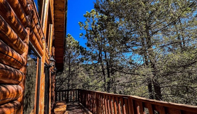 Gorgeous 3-bedroom cabin in Bosques de Monterreal for a relaxing getaway