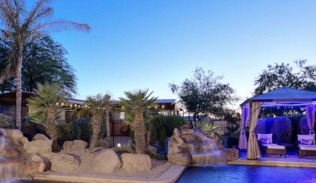 Gorgeous detached guest house. Great location near Scottsdale