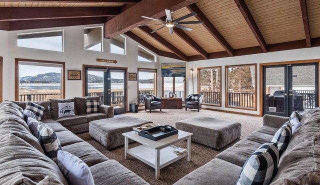 Grand Lakefront Escape