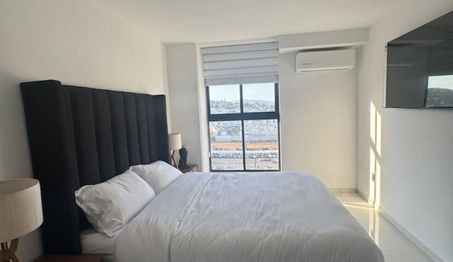 Great Apartment Torre Colon 1308A